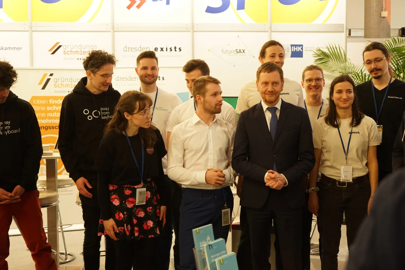 Florian Buschmann mit Ministerpräsident Michael Kretschmer